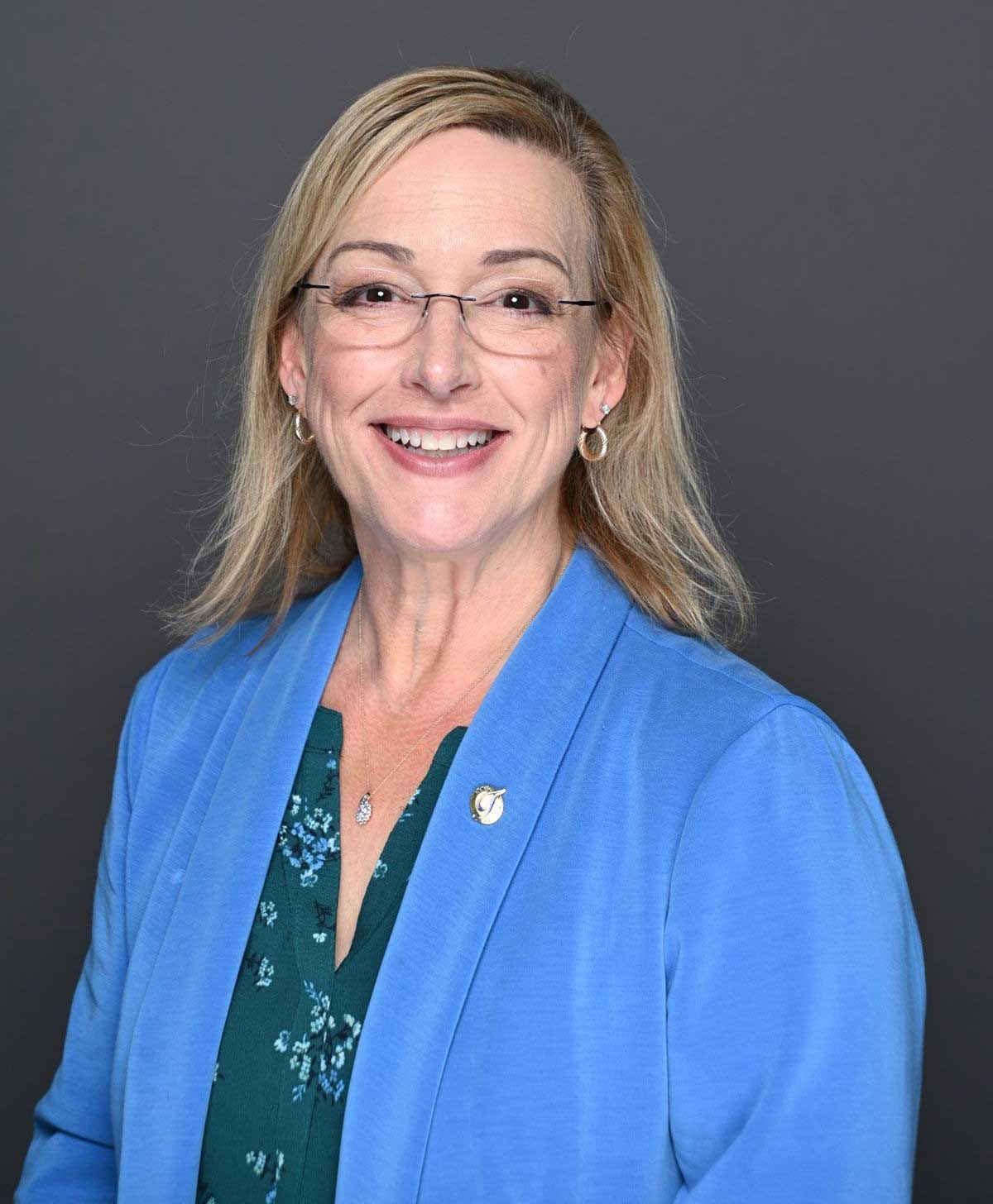 Teri Miller headshot